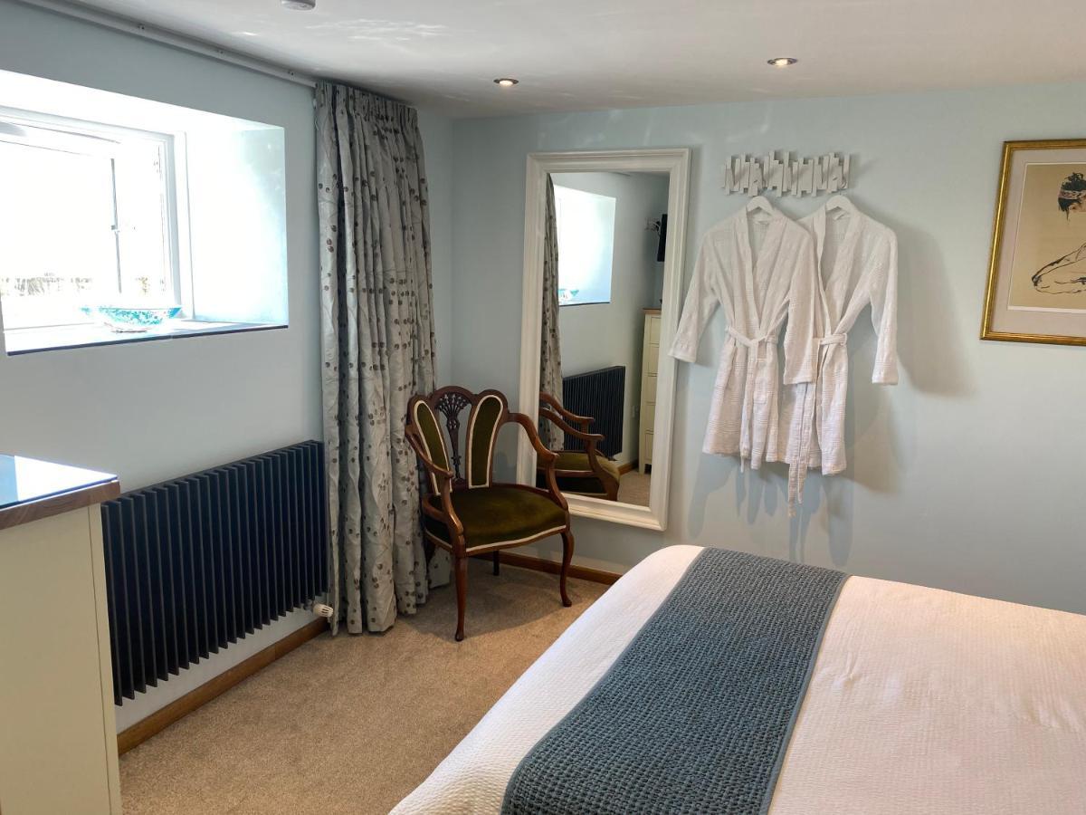 The Waterside * Annan